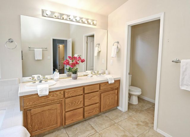 1786 E Everglade Avenue, Fresno, CA 93720