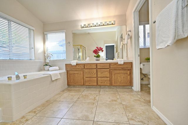 1786 E Everglade Avenue, Fresno, CA 93720