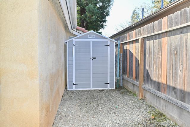 1786 E Everglade Avenue, Fresno, CA 93720