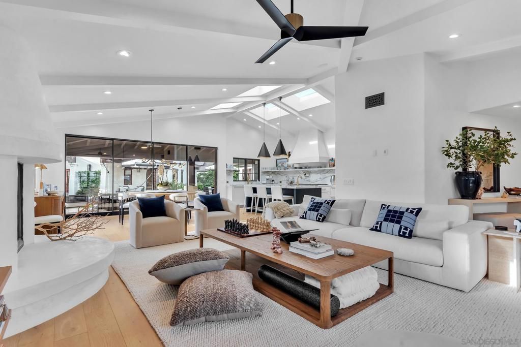 Image 15 of property listing at 1130 Pine Street, Coronado, CA 92118