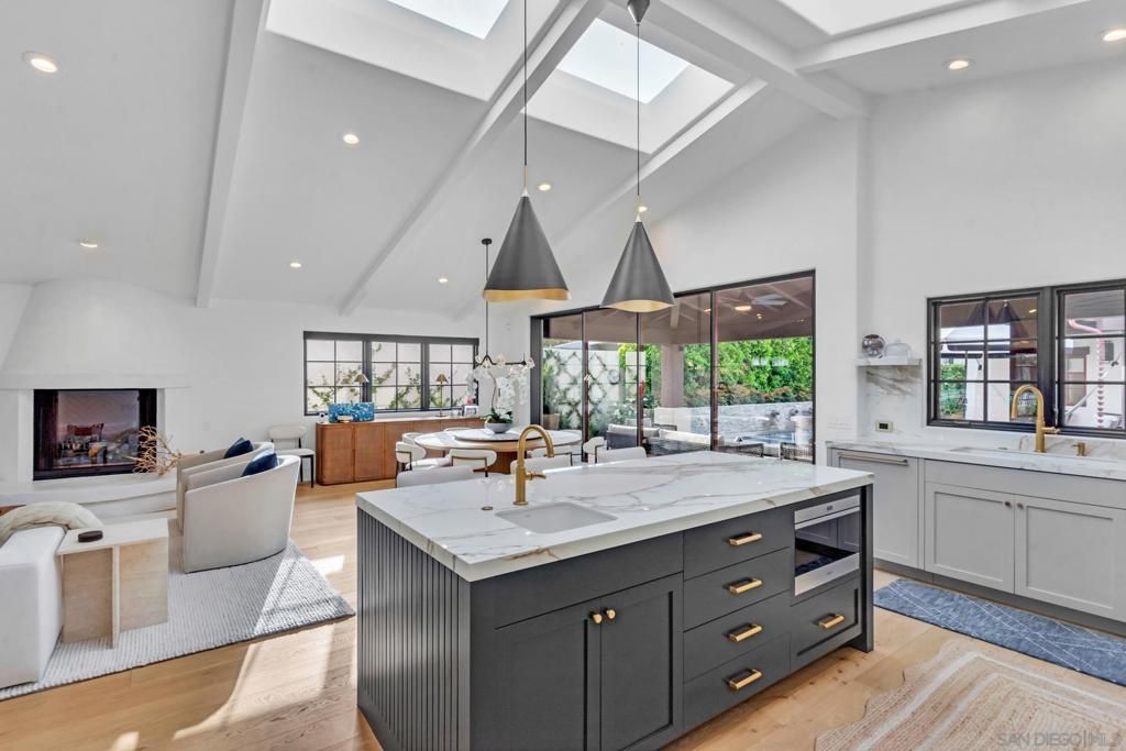 Image 20 of property listing at 1130 Pine Street, Coronado, CA 92118