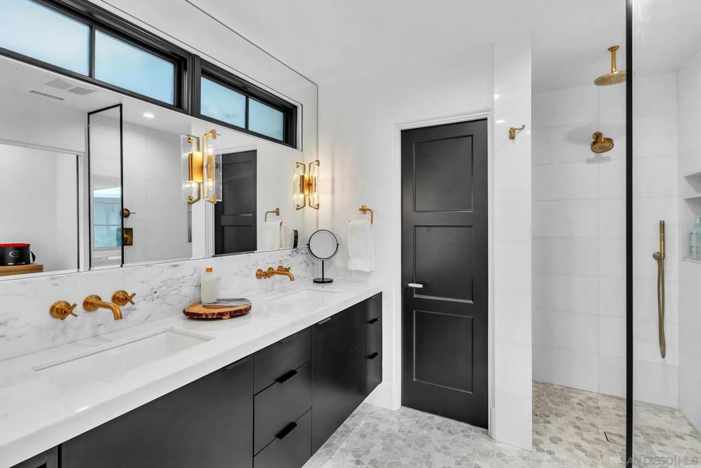 Image 28 of property listing at 1130 Pine Street, Coronado, CA 92118