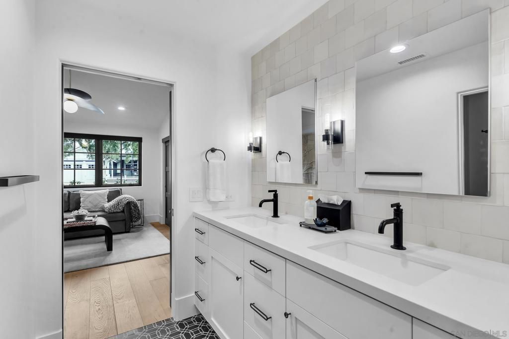 Image 30 of property listing at 1130 Pine Street, Coronado, CA 92118