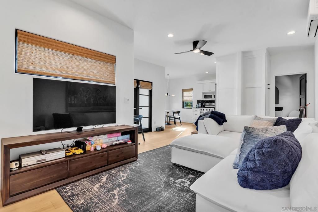 Image 36 of property listing at 1130 Pine Street, Coronado, CA 92118