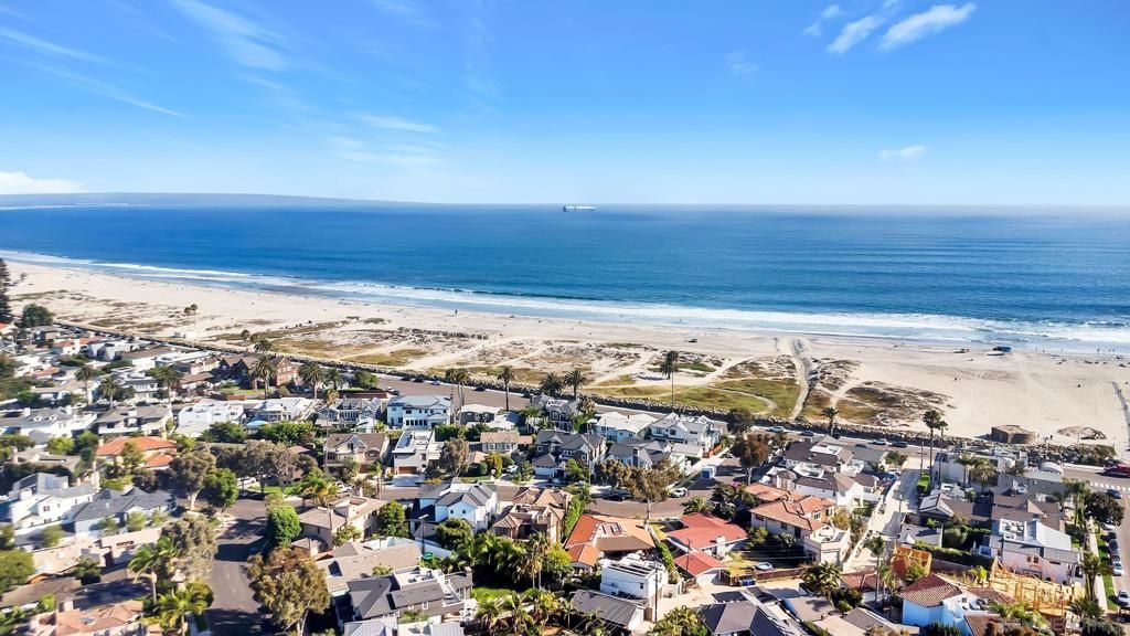 Image 59 of property listing at 1130 Pine Street, Coronado, CA 92118