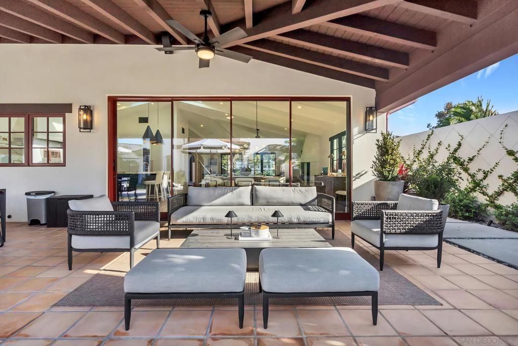 Image 9 of property listing at 1130 Pine Street, Coronado, CA 92118