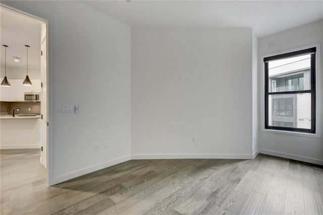 800 Embassy DR 511, Austin, TX 78702