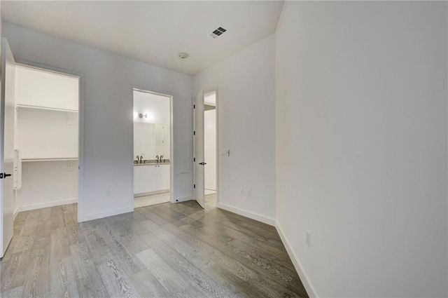 800 Embassy DR 511, Austin, TX 78702