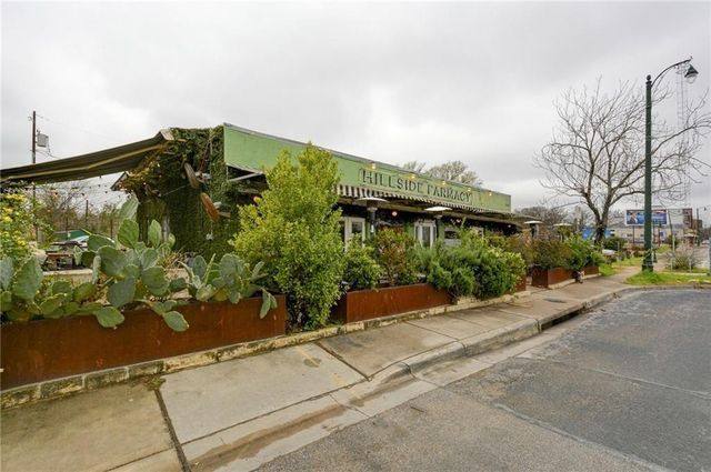 800 Embassy DR 511, Austin, TX 78702