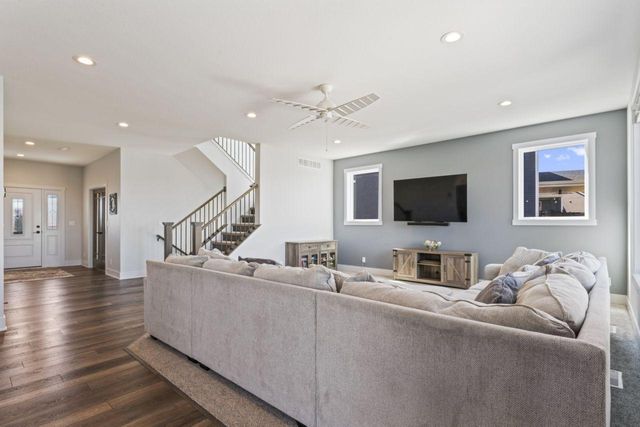 689 Steenhoek Lane NE, Byron, MN 55920