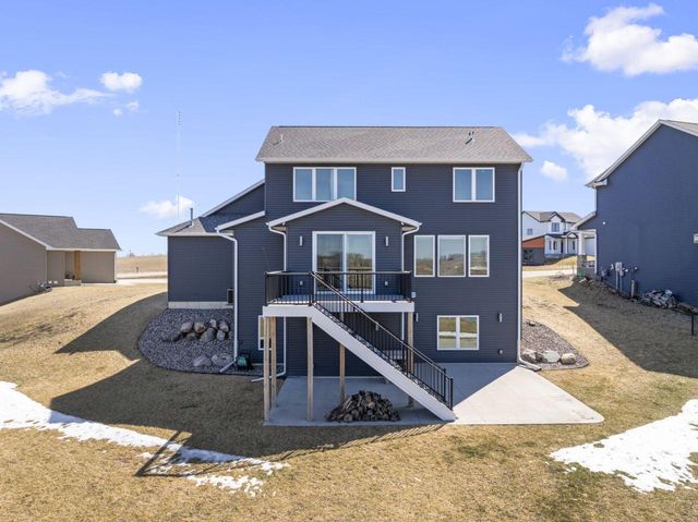 689 Steenhoek Lane NE, Byron, MN 55920
