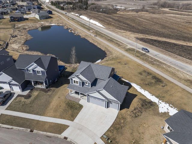 689 Steenhoek Lane NE, Byron, MN 55920