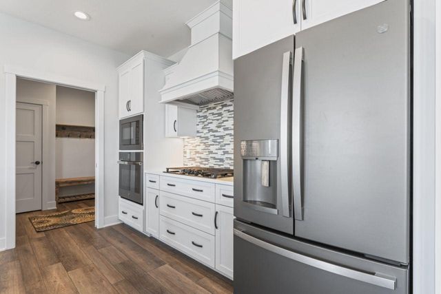 689 Steenhoek Lane NE, Byron, MN 55920