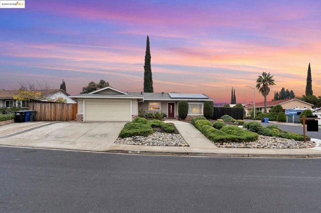 1909 Oakridge Ln, Pittsburg, CA 94565