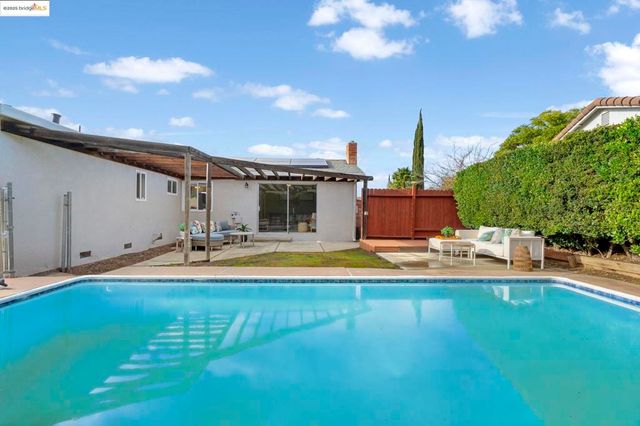 1909 Oakridge Ln, Pittsburg, CA 94565