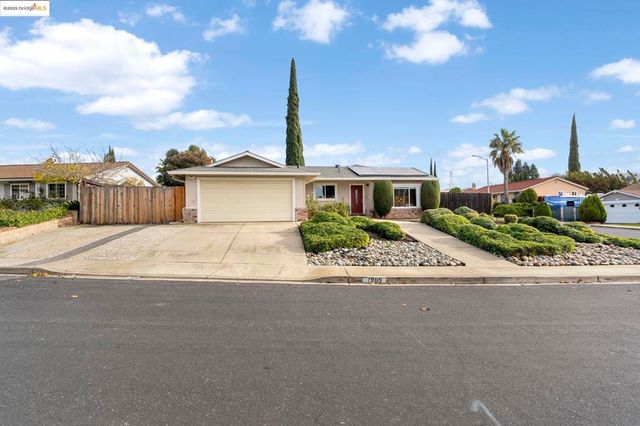 1909 Oakridge Ln, Pittsburg, CA 94565