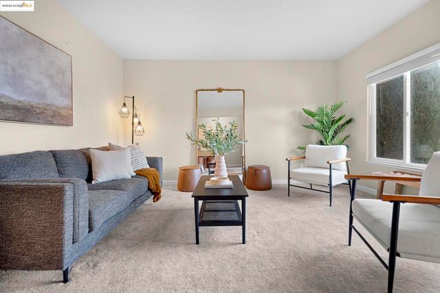 1909 Oakridge Ln, Pittsburg, CA 94565