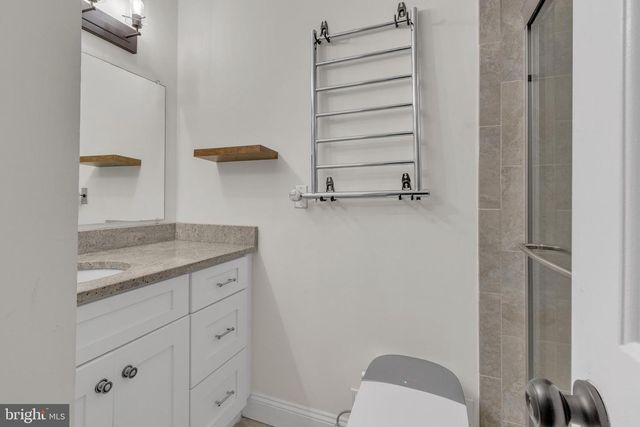 8247 CLIFTON FARM CT, Alexandria, VA 22306