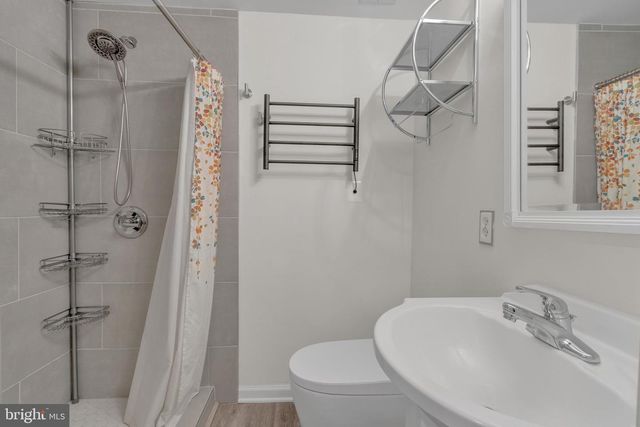 8247 CLIFTON FARM CT, Alexandria, VA 22306