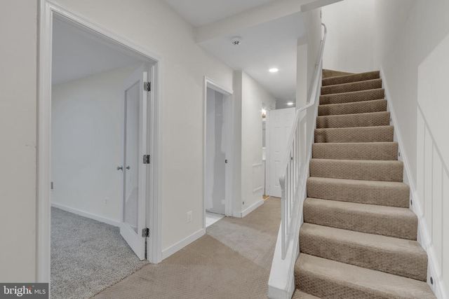 8247 CLIFTON FARM CT, Alexandria, VA 22306