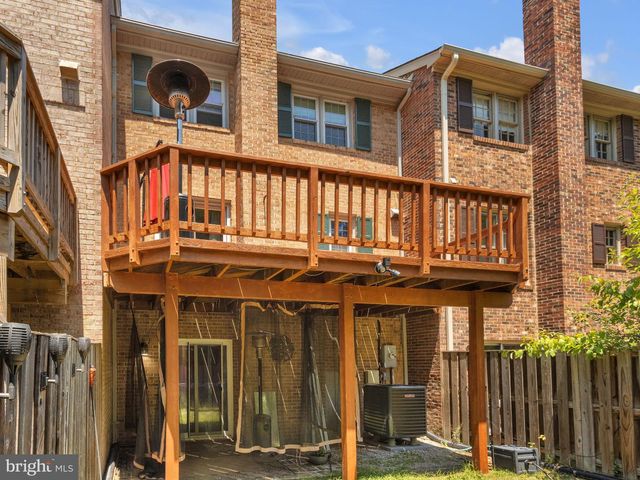 8247 CLIFTON FARM CT, Alexandria, VA 22306