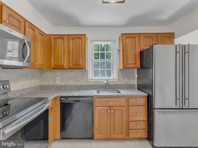 8247 CLIFTON FARM CT, Alexandria, VA 22306