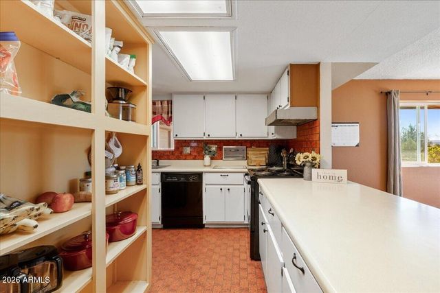25325 N NAPLES Street, Paulden, AZ 86334