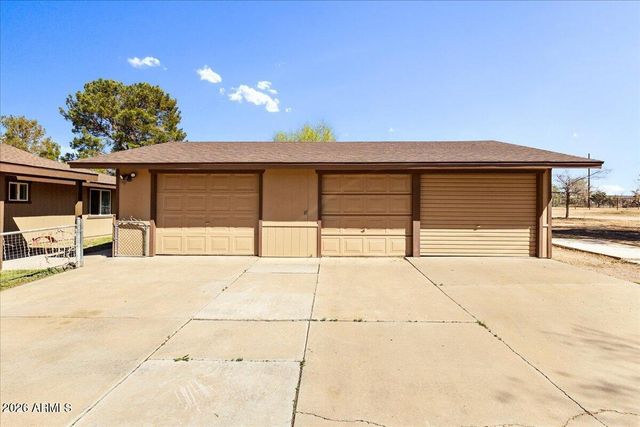 25325 N NAPLES Street, Paulden, AZ 86334