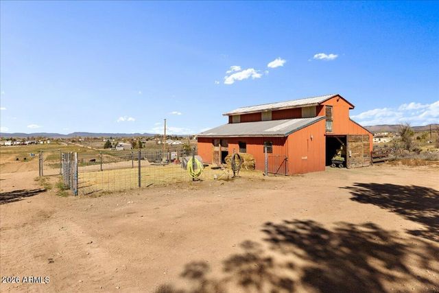 25325 N NAPLES Street, Paulden, AZ 86334