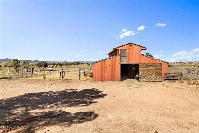 25325 N NAPLES Street, Paulden, AZ 86334