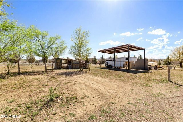 25325 N NAPLES Street, Paulden, AZ 86334