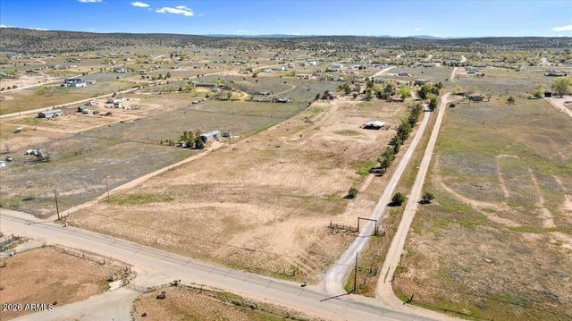 25325 N NAPLES Street, Paulden, AZ 86334