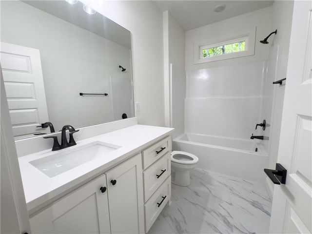 4 Sheidaig Lane, Bella Vista, AR 72715