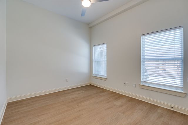 1811 S Ervay Street, Dallas, TX 75215