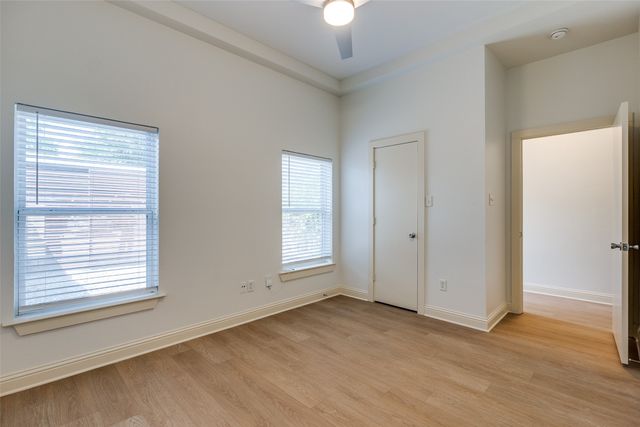 1811 S Ervay Street, Dallas, TX 75215