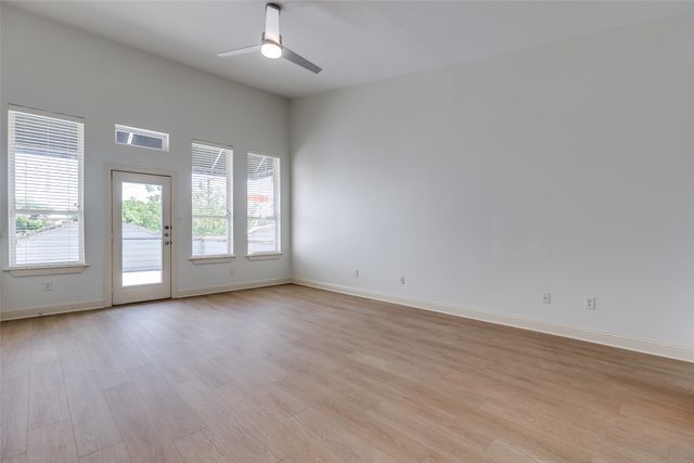 1811 S Ervay Street, Dallas, TX 75215