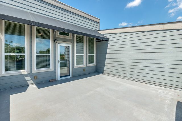 1811 S Ervay Street, Dallas, TX 75215