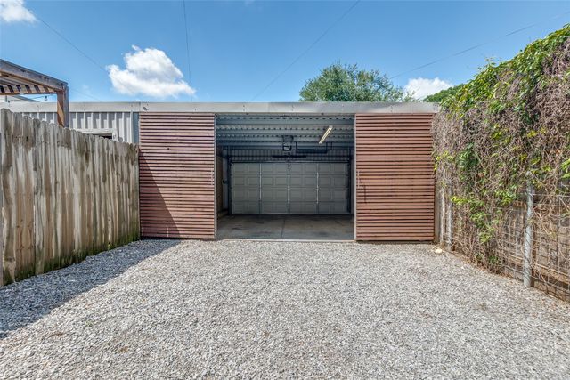 1811 S Ervay Street, Dallas, TX 75215