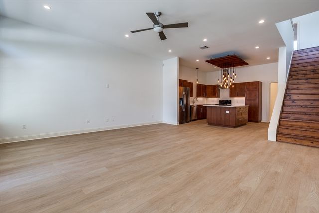 1811 S Ervay Street, Dallas, TX 75215
