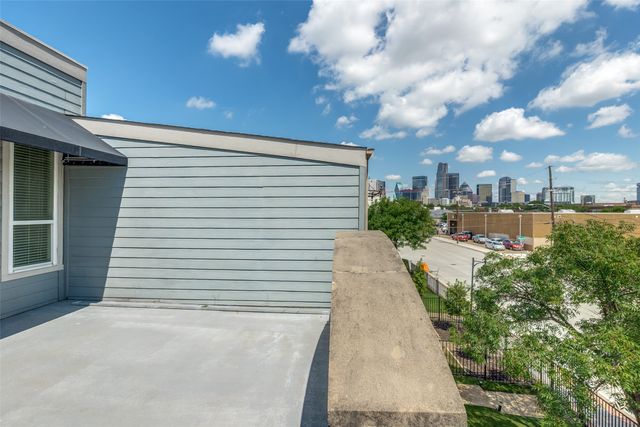 1811 S Ervay Street, Dallas, TX 75215