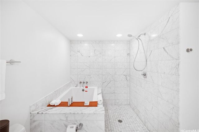 223 Saratoga Road 1007, Honolulu, HI 96815