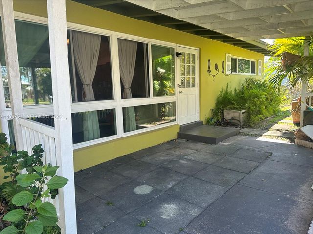 2490 Andros Ln, Fort Lauderdale, FL 33312