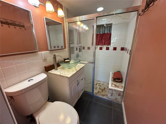 2490 Andros Ln, Fort Lauderdale, FL 33312