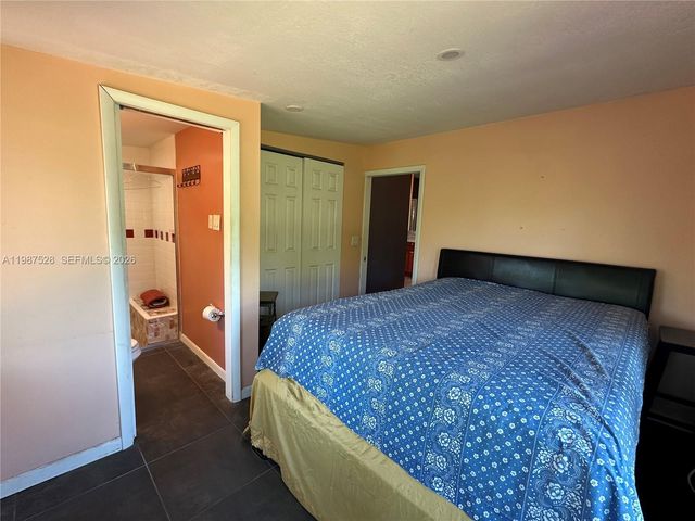 2490 Andros Ln, Fort Lauderdale, FL 33312