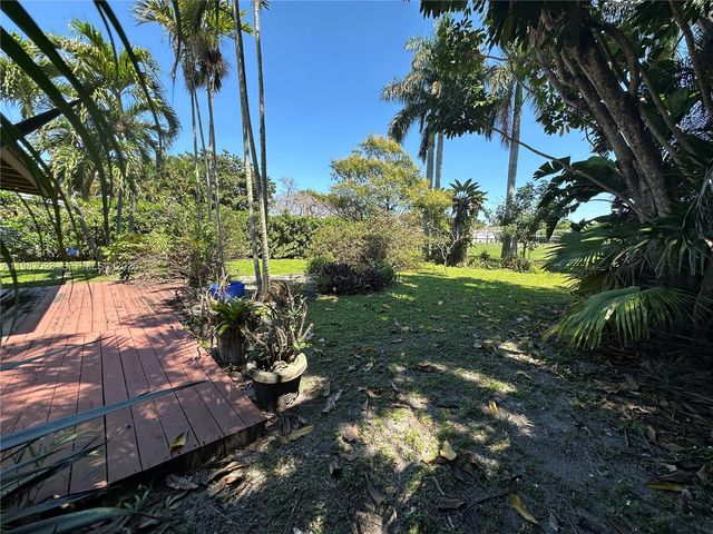 2490 Andros Ln, Fort Lauderdale, FL 33312