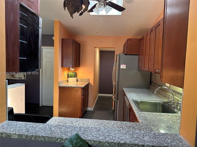 2490 Andros Ln, Fort Lauderdale, FL 33312