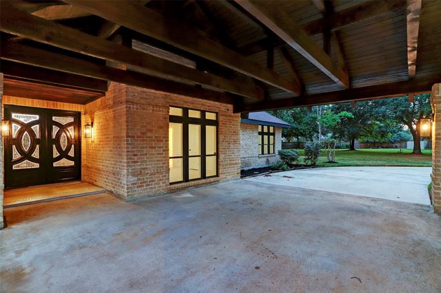 16826 E Maglitto Circle, Tomball, TX 77377