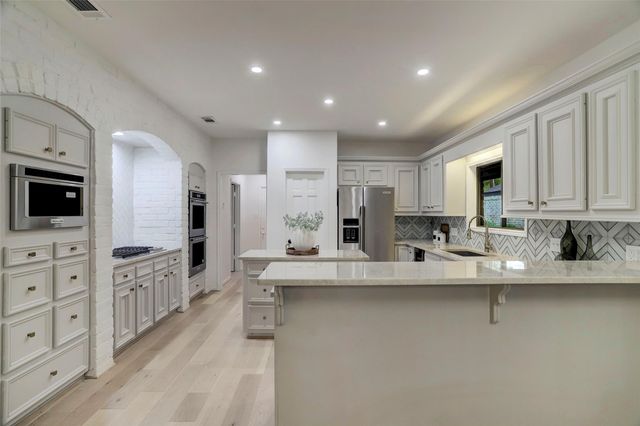 16826 E Maglitto Circle, Tomball, TX 77377
