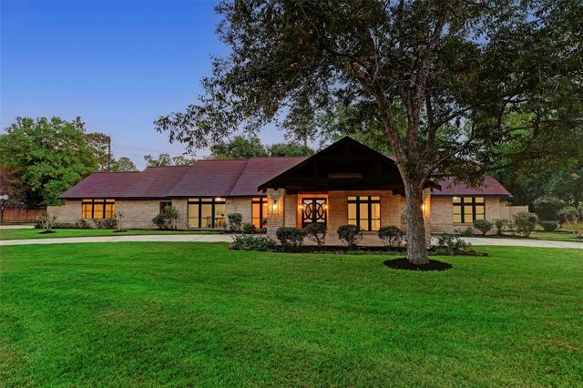 16826 E Maglitto Circle, Tomball, TX 77377