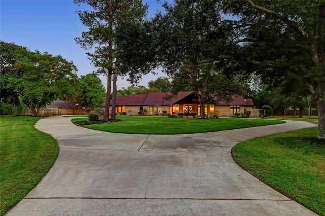 16826 E Maglitto Circle, Tomball, TX 77377